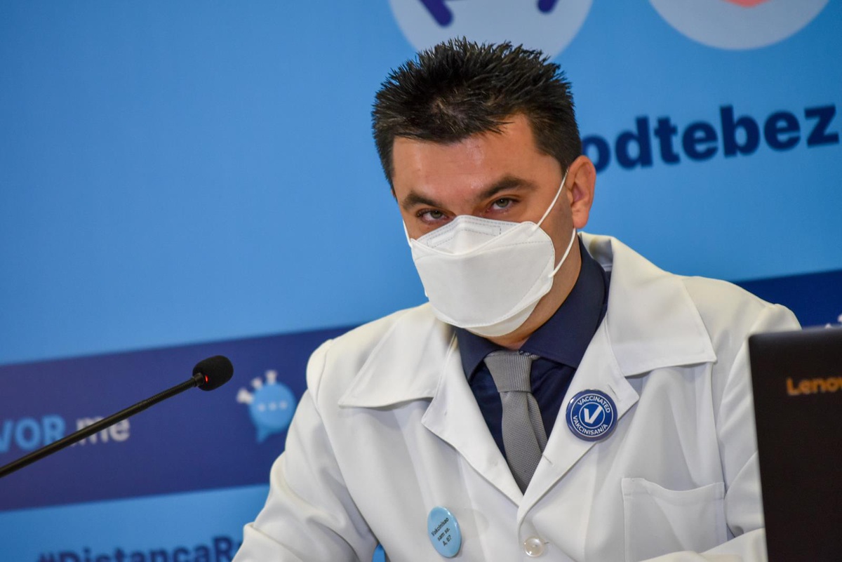Karadağ\'da süpermarket ve iş merkezlerine Kovid-19 sertifikasıyla giriş yapılabilecek