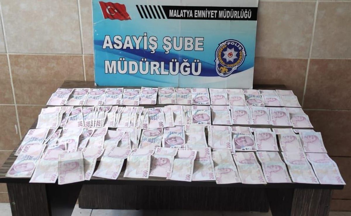 Son dakika... Malatya\'da polis, emekli öğretmenin çektiği krediyi dolandırıcılara kaptırmasını önledi