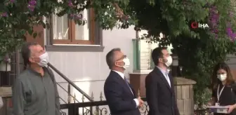 Maltepe'de 65 yaş üstü vatandaşlar aşı olmaları için evlerinde ziyaret ediliyor