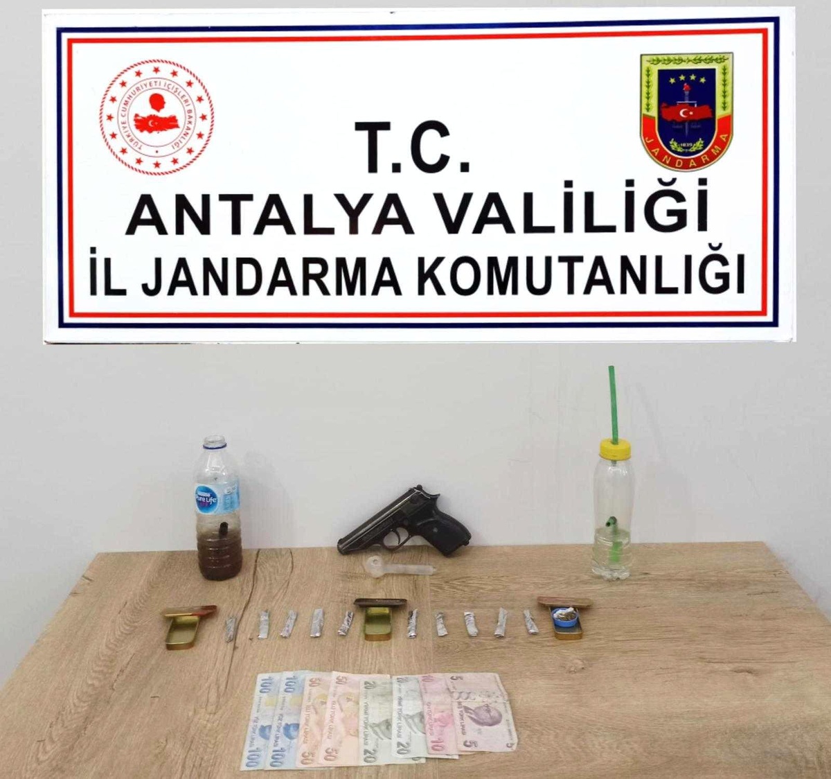 Manavgat\'ta pansiyona uyuşturucu operasyonu: 2 gözaltı