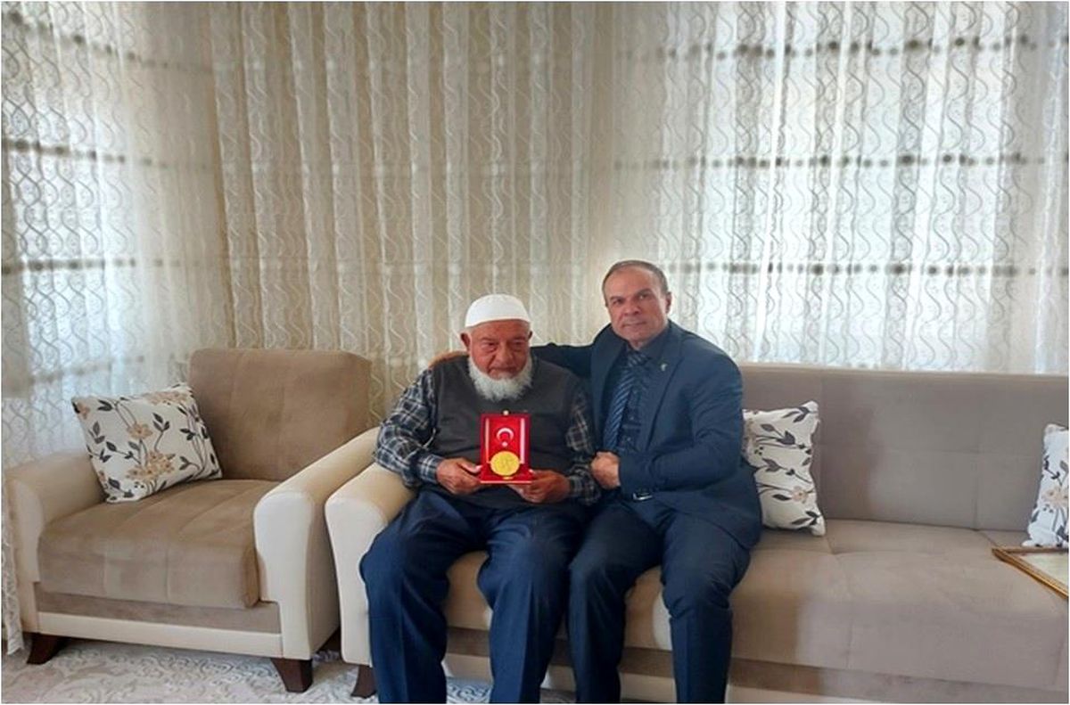 Mehmetçik Vakfı\'na anlamlı bağış