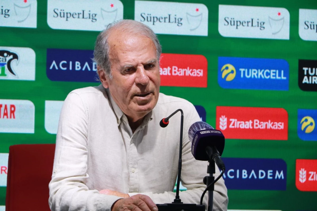 Mustafa Denizli: "Ligde kalıcı olmak değil yukarılarda bitirmek istiyoruz"