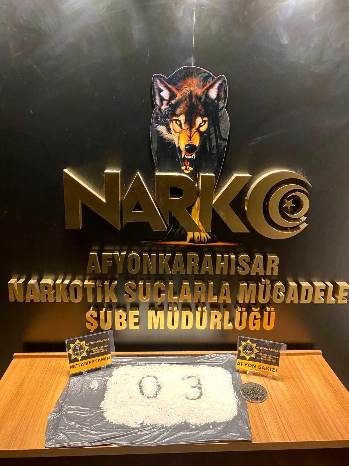 Polis arama yaptığı araçta 624.87 gram metamfetamin ve Afyon sakızı ele geçirdi
