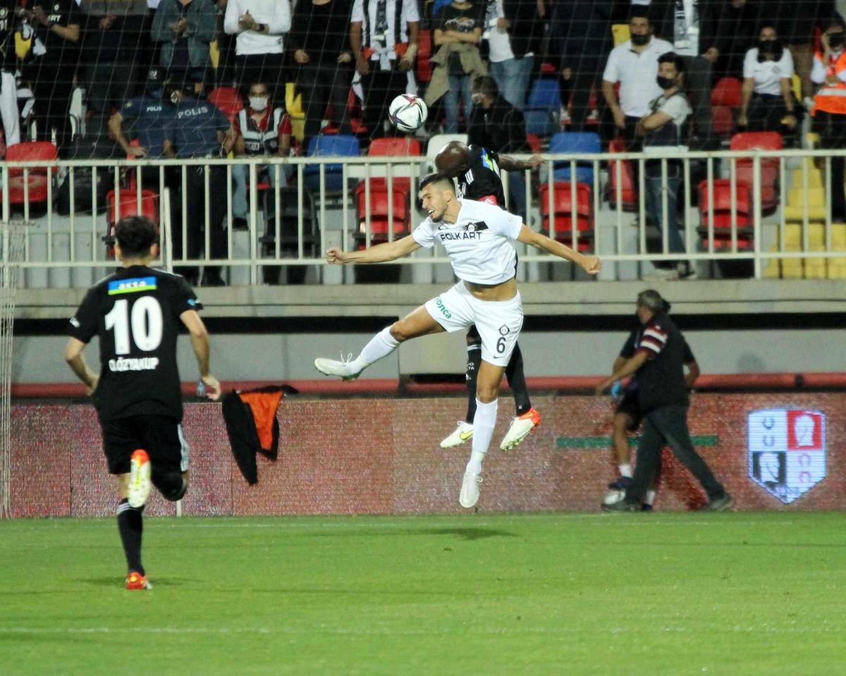 Süper Lig: Altay: 0 Beşiktaş: 0 (Maç devam ediyor)