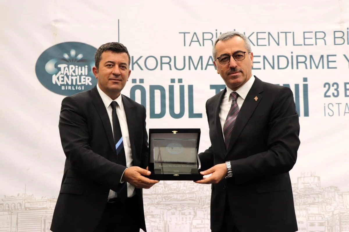 Kayseri Büyükşehir Belediyesi, Tarihi Kentler Birliği\'nden jüri özel ödülü aldı