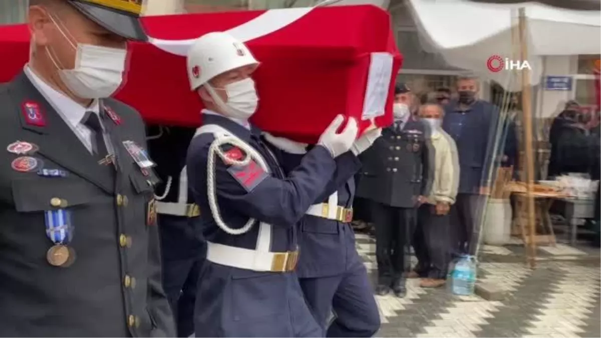 Trafik kazasında hayatını kaybeden Uzman Çavuş törenle son yolculuğuna uğurlandı