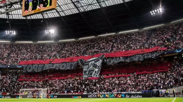 Tüm biletler satıldı! Ajax, temsilcimiz Beşiktaş'a karşı kapalı gişe oynayacak Tüm biletler satıldı! Ajax, temsilcimiz Beşiktaş'a karşı kapalı gişe oynayacak