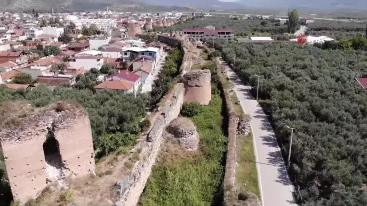 2 bin yıllık surların içinden karpuz çıktı, kimse koparmaya kıyamadı