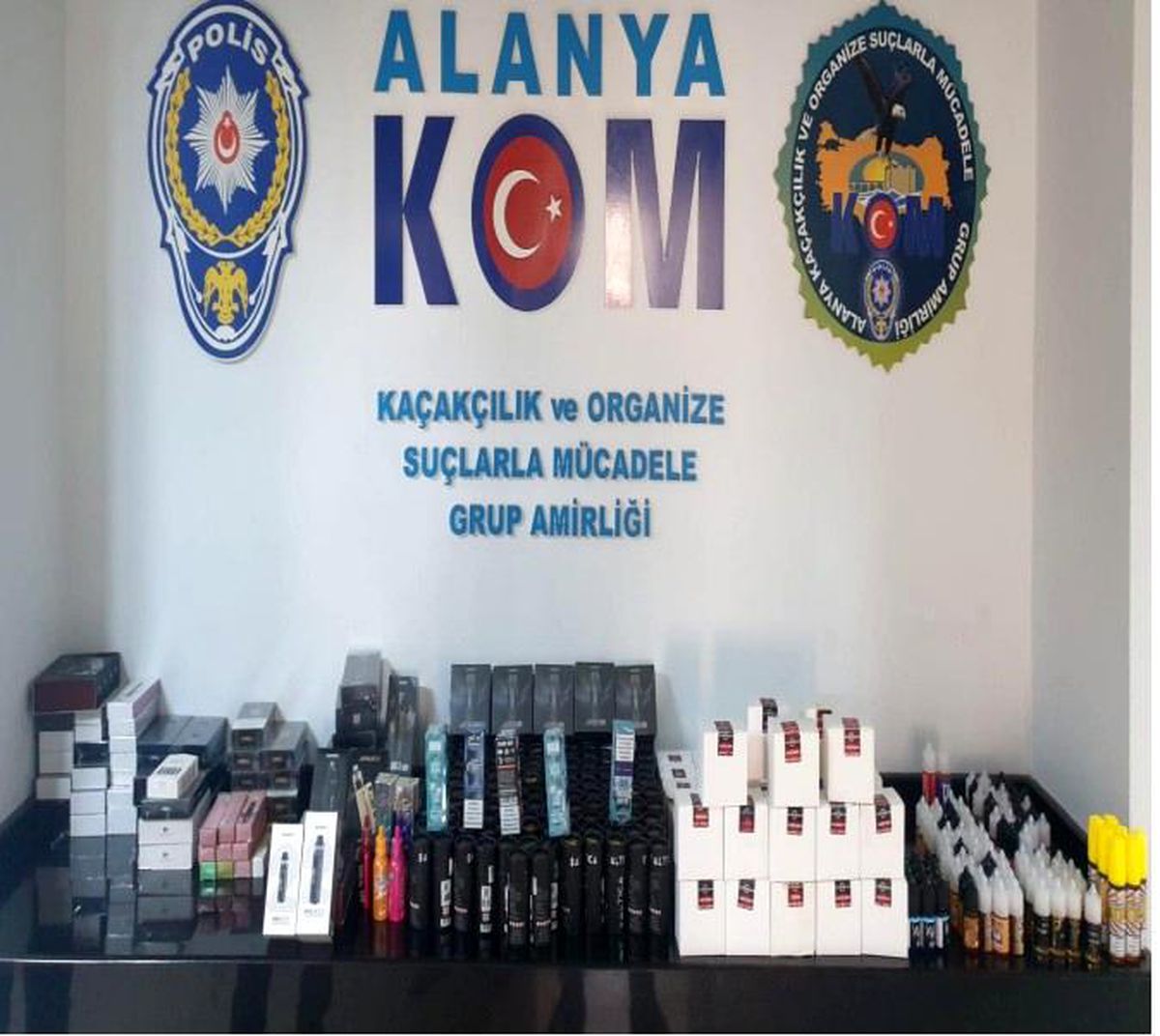 Alanya\'da kaçak elektronik sigara ve likiti ele geçirildi
