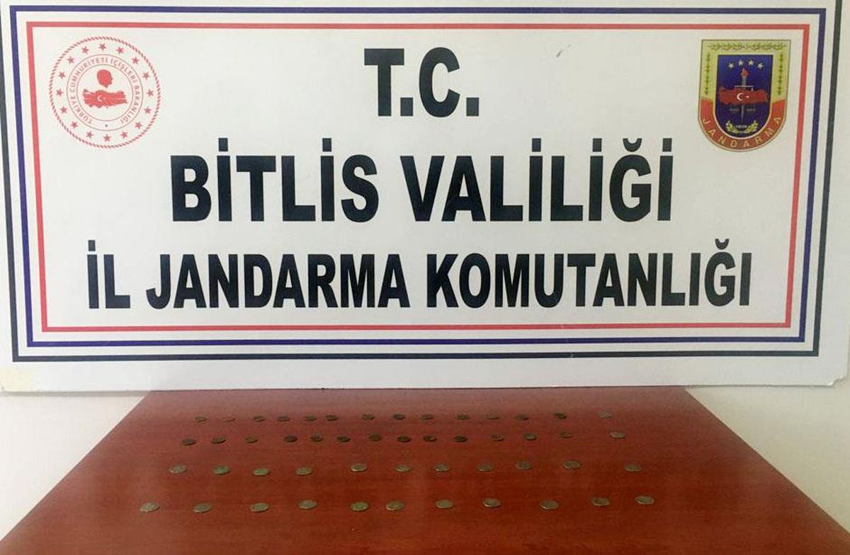 Bitlis\'te 50 gümüş sikke ele geçirildi