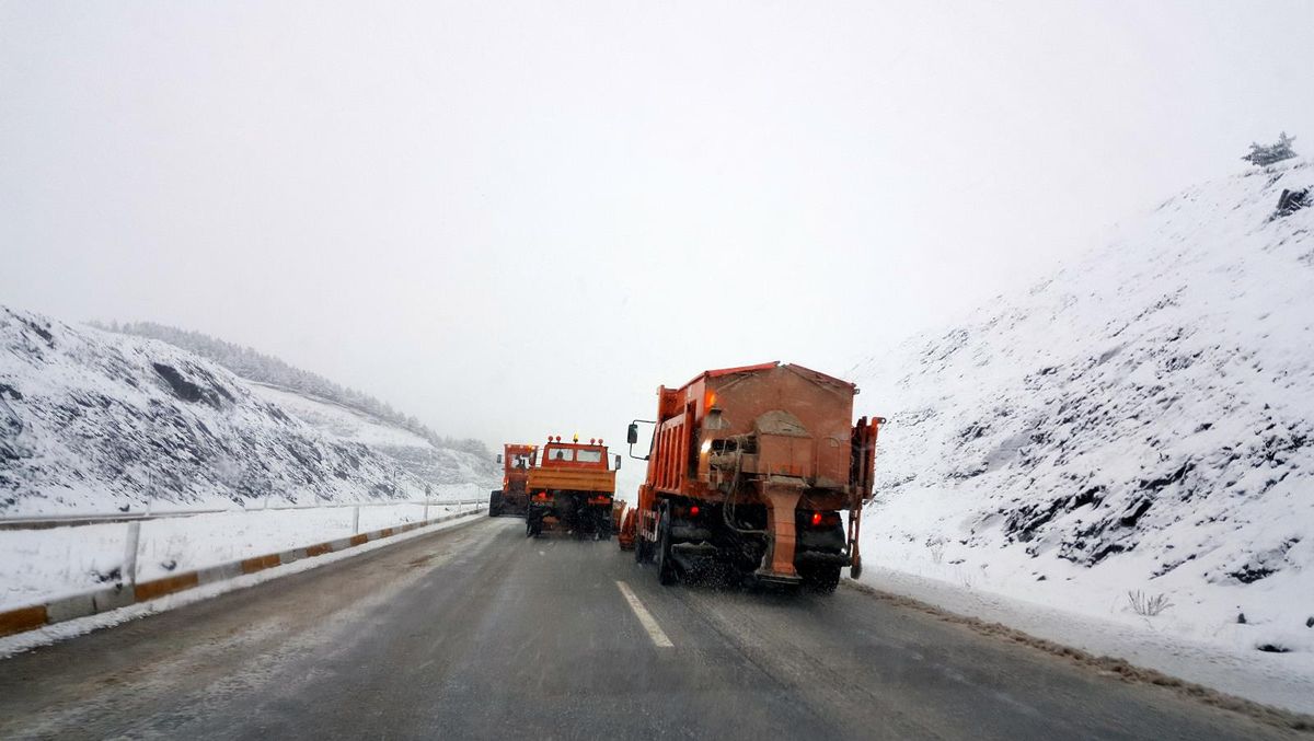 Doğu Anadolu\'da yüksek kesimlere yağan karla hava sıcaklığı düştü