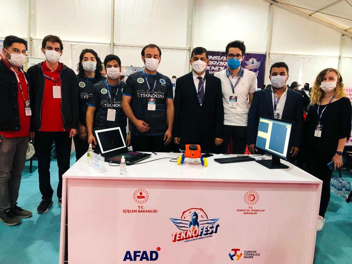 Fadıloğlu, TEKNOFEST\'te yarışan Gaziantep\'in gururlarını ziyaret etti