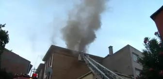 Son dakika haberleri | Fatih'te 2 katlı ahşap otelde kalan müşteriler güne yangın ile uyandı