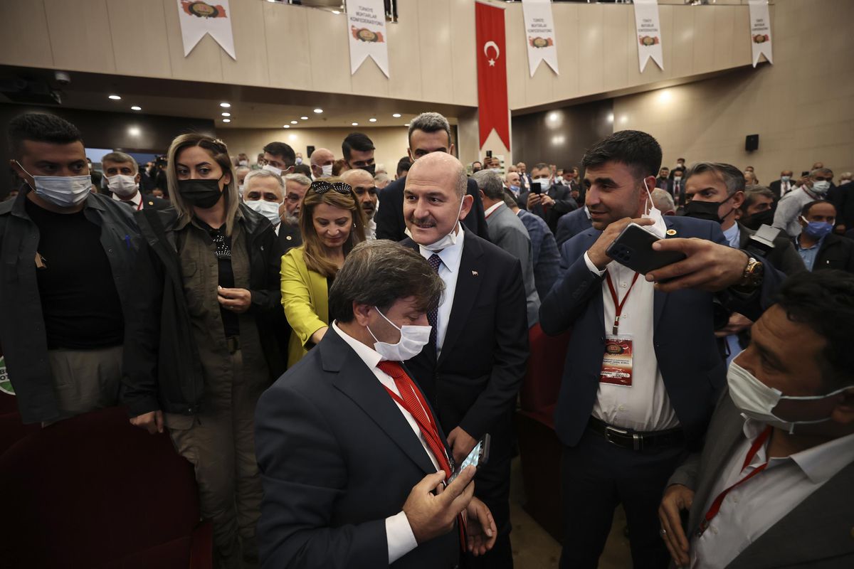 İçişleri Bakanı Soylu, Türkiye Muhtarlar Konfederasyonu\'nun 4. Olağan Genel Kurulu\'nda konuştu: (1)