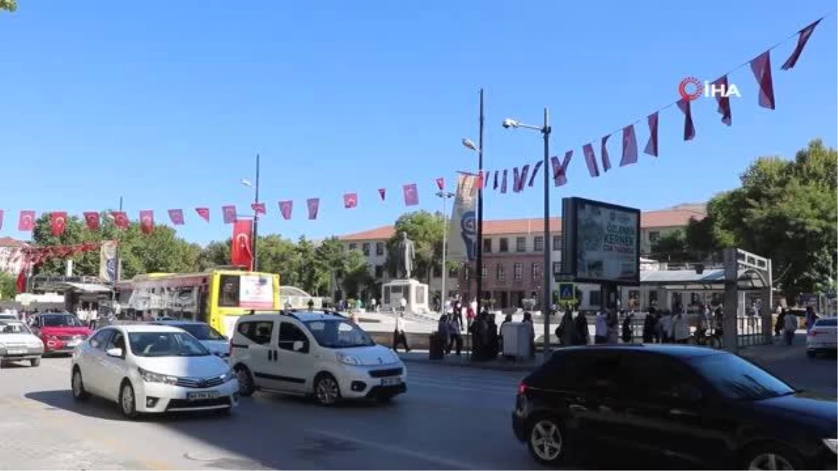 Malatya\'da maske takmadan gezen vatandaşların bahaneleri şaşırttı: "Kendimize güveniyoruz"