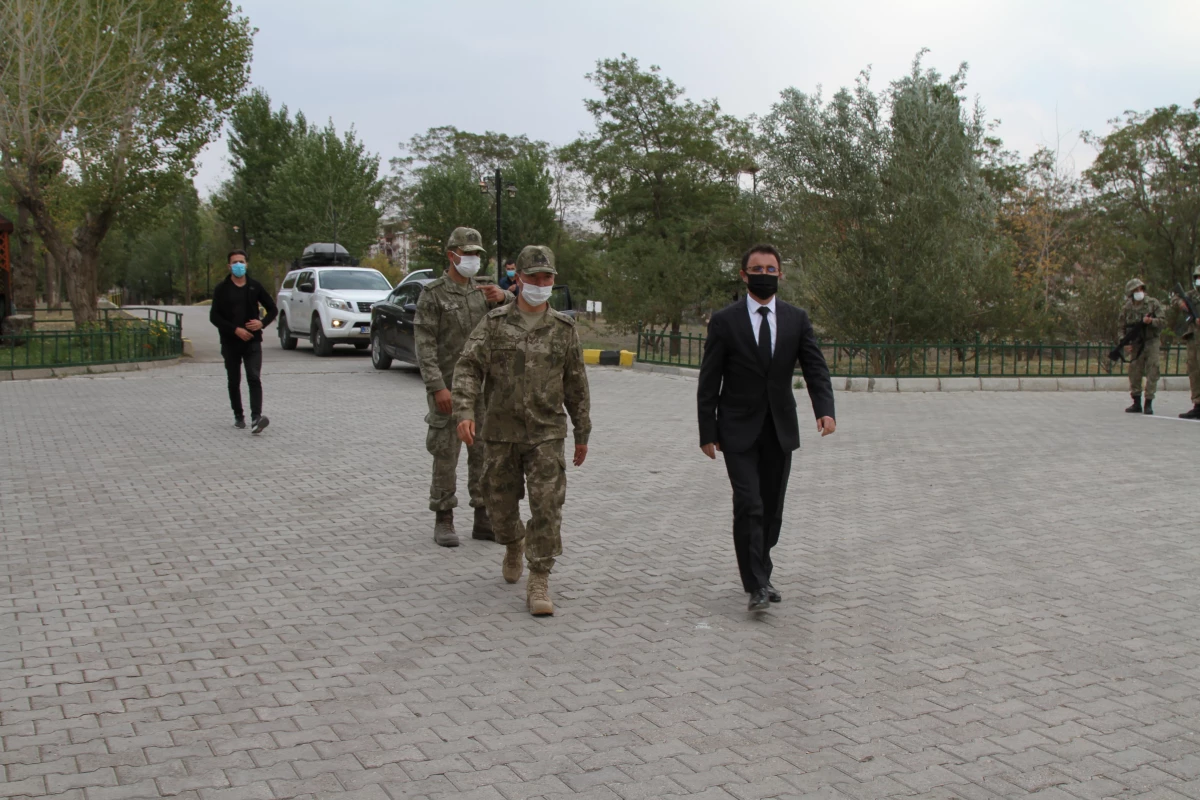 Özalp Kaymakamı Nasır, 2. Hudut Tabur Komutanlığını ziyaret etti