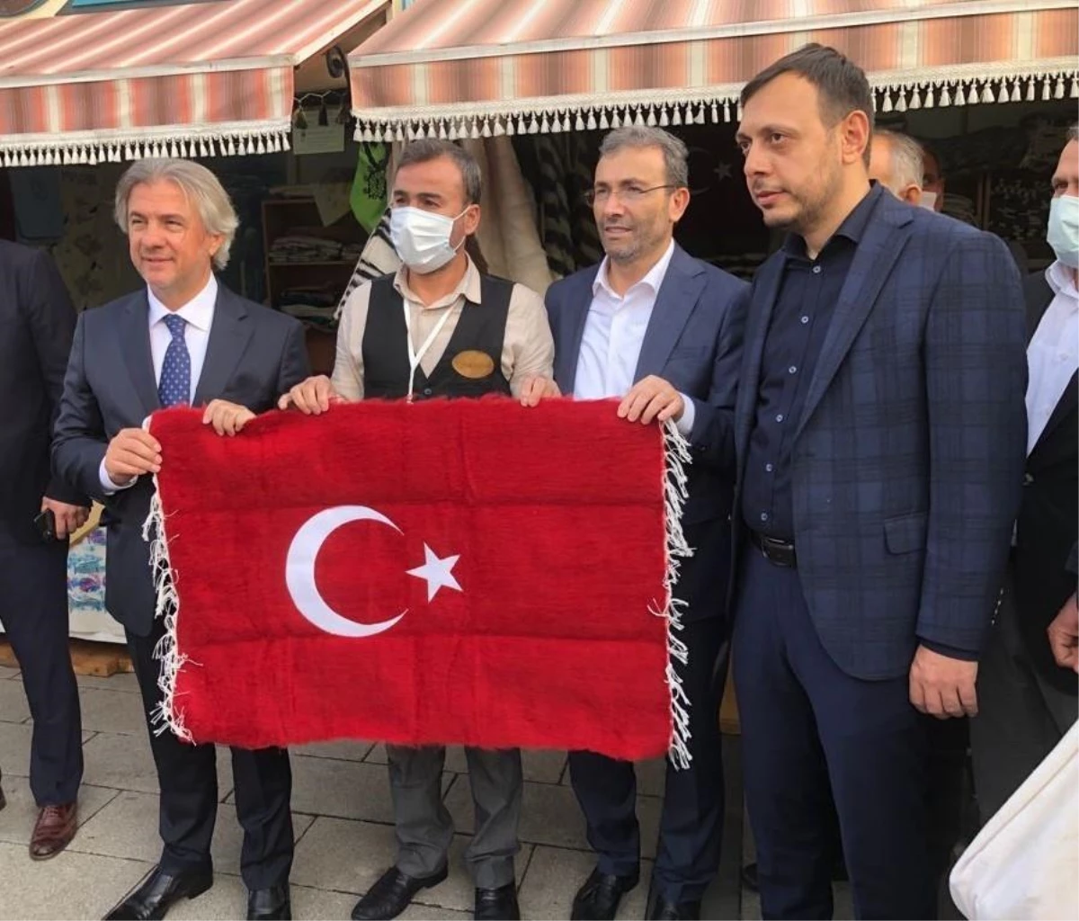 Pendik Kitap Fuarından sel bölgesindeki okullara askıda kitap ile destek