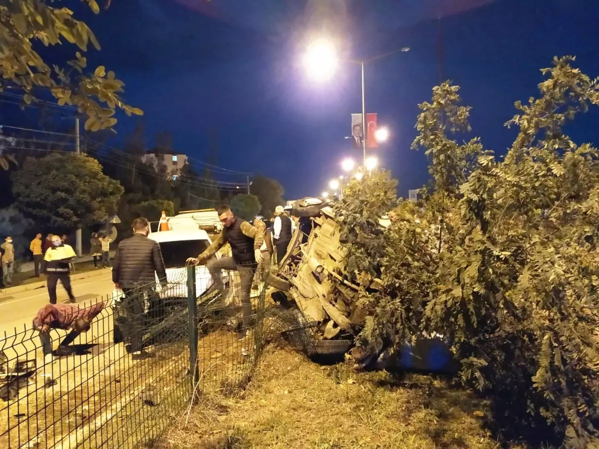 Samsun'da devrilen otomobilin sürücüsü yaralandı