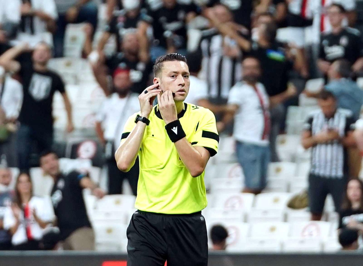 Sivasspor-Fatih Karagümrük maçının VAR\'ı Zorbay Küçük