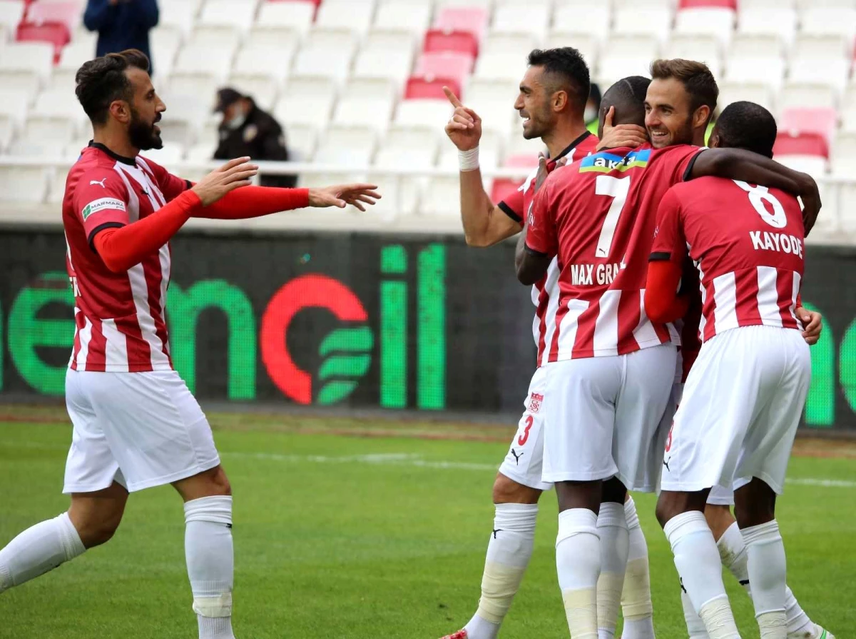 Süper Lig: D.G. Sivasspor: 4 Fatih Karagümrük: 0 (Maç sonucu)