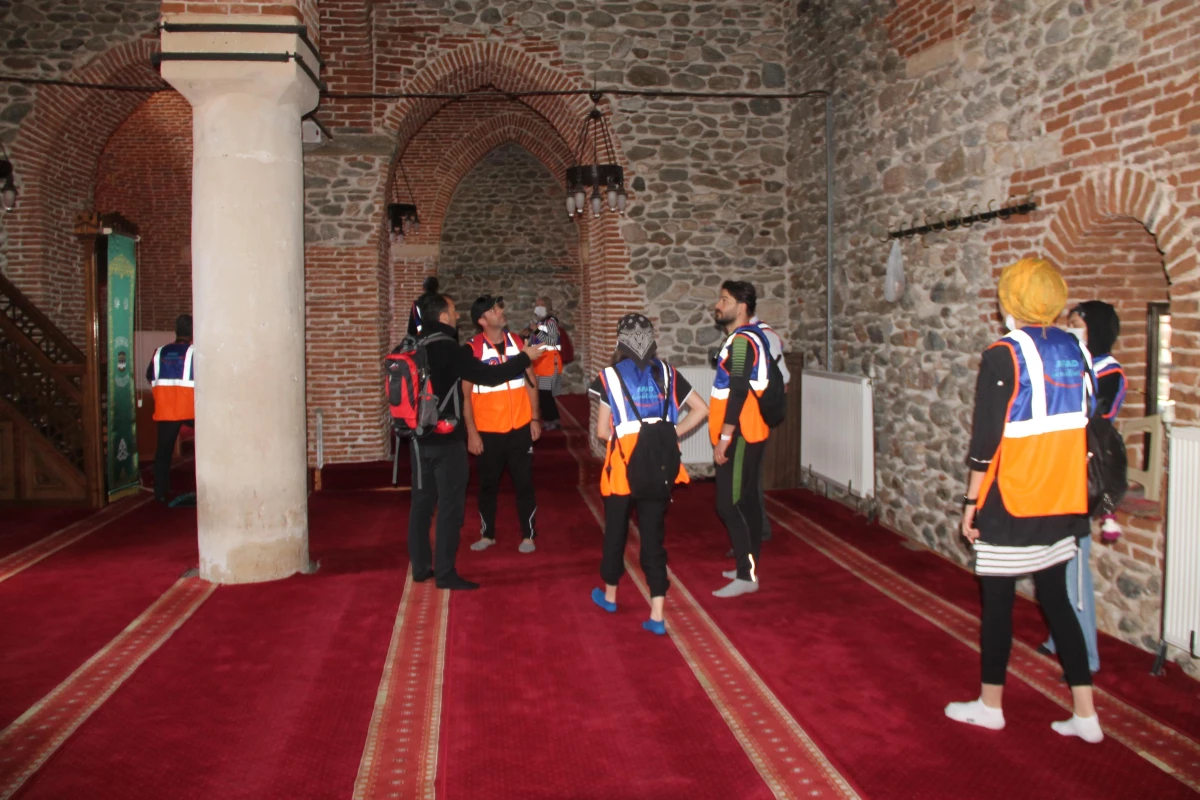AFAD gönüllüleri Muş\'un tarihi ve kültürel yerlerini gezdi
