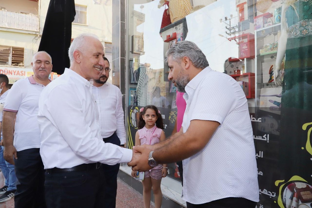 Akdeniz Belediye Başkanı Gültak\'tan esnaf ziyareti