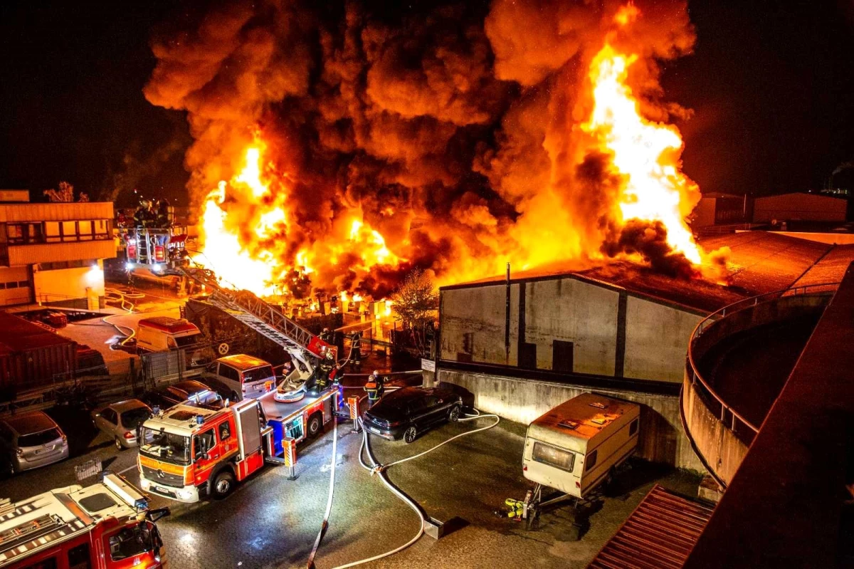 Almanya\'da Türk vatandaşa ait işyerinde yangın