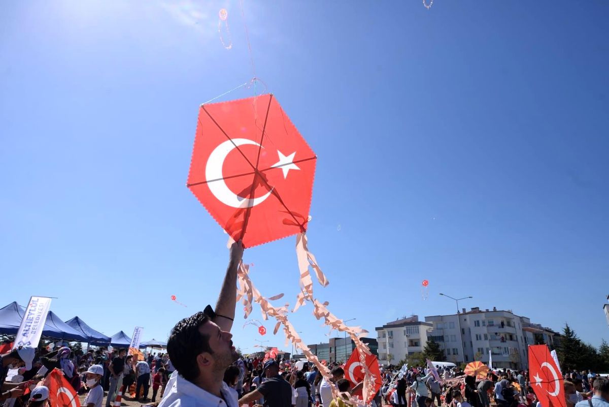 Son dakika haberleri! Altıeylül\'de uçurtma şenliğine binlerce vatandaş ve çocuk katıldı