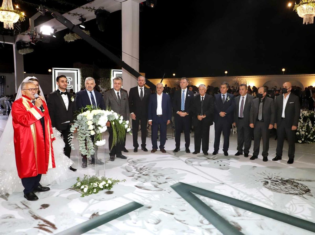 Balcı ve Yelkenoğlu ailelerinin mutlu günü
