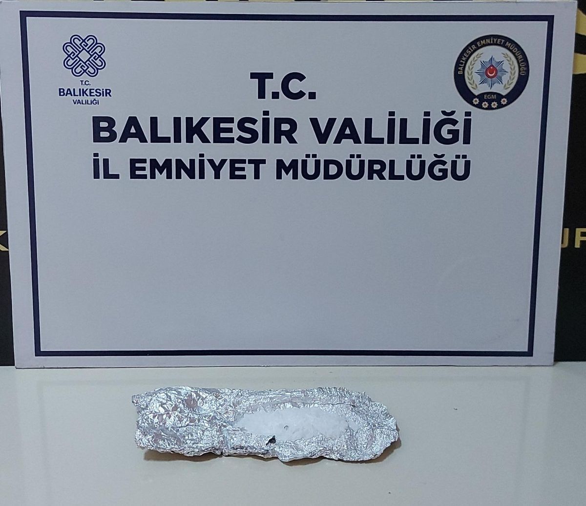 Son dakika haberleri: Balıkesir\'de uyuşturucu operasyonlarında gözaltına alınan 1 şüpheli tutuklandı