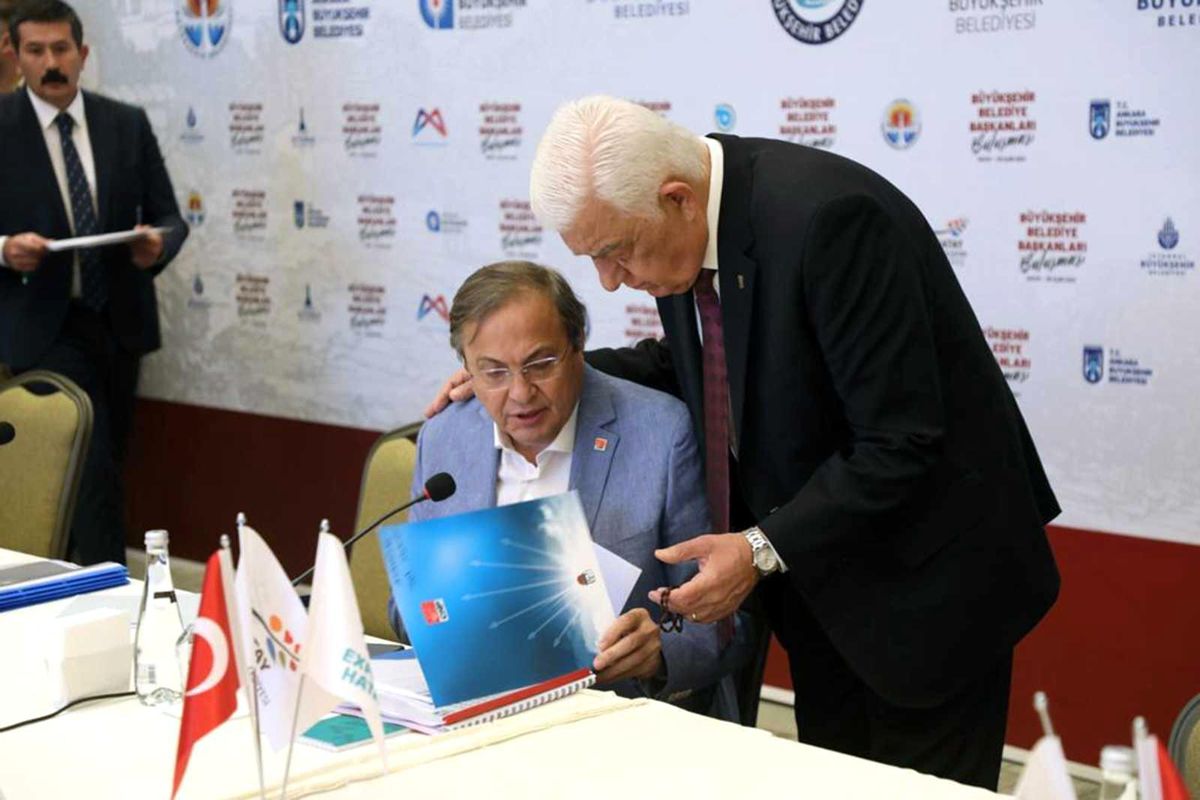 Başkan Gürün Büyükşehir başkanlar toplantısına katıldı