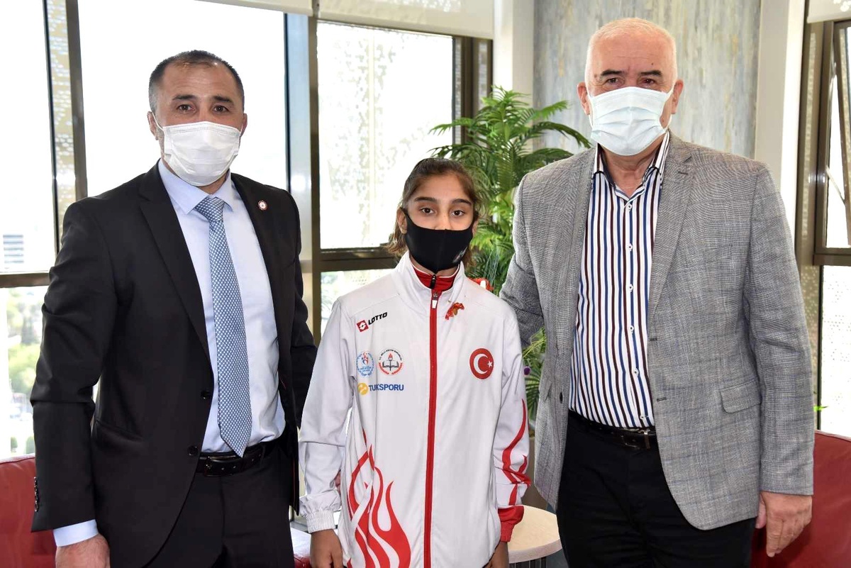 Başkan Güzgülü, Avrupa 2\'ncisi judocuyu altınla ödüllendirdi