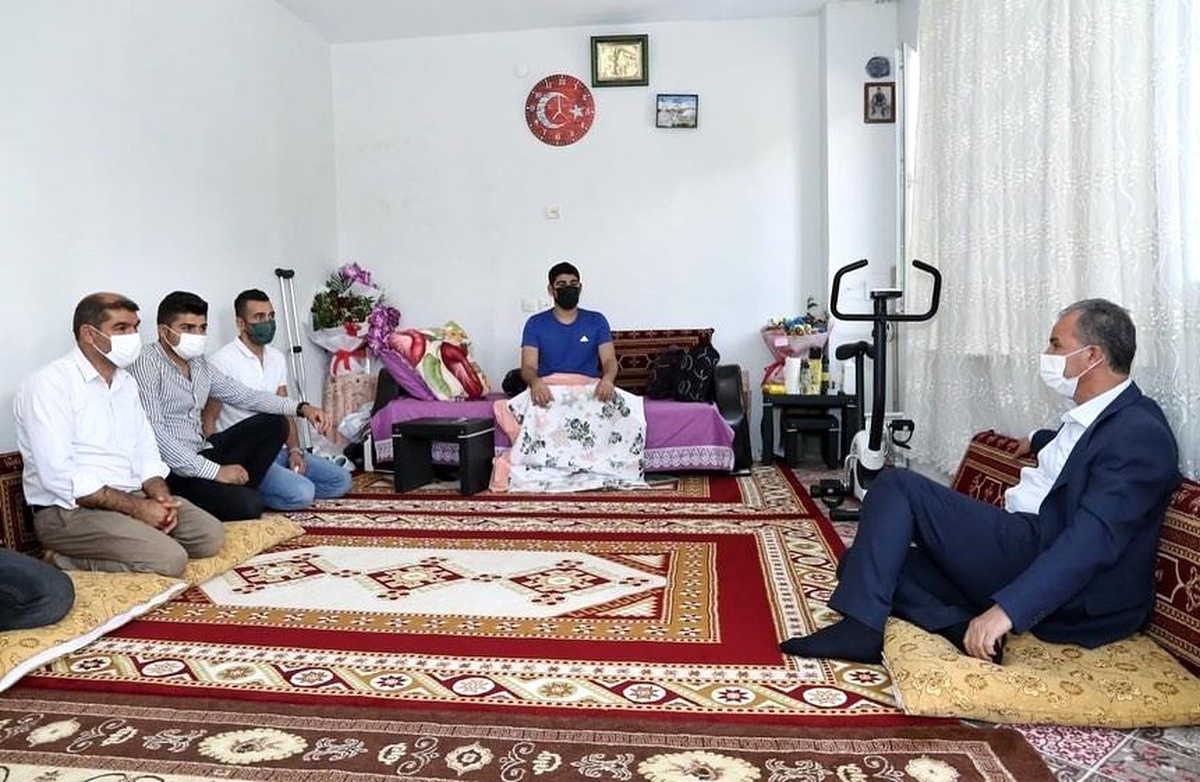 Son dakika haberi | Belediye Başkanı Kılınç\'tan yaralı askere ziyaret