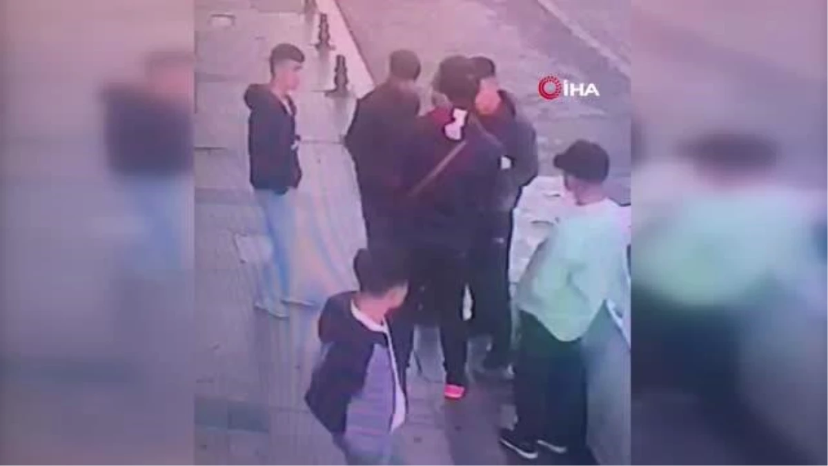 Beyoğlu\'nda organize yankesicilik: 5 kişi turistin telefonunu çaldı