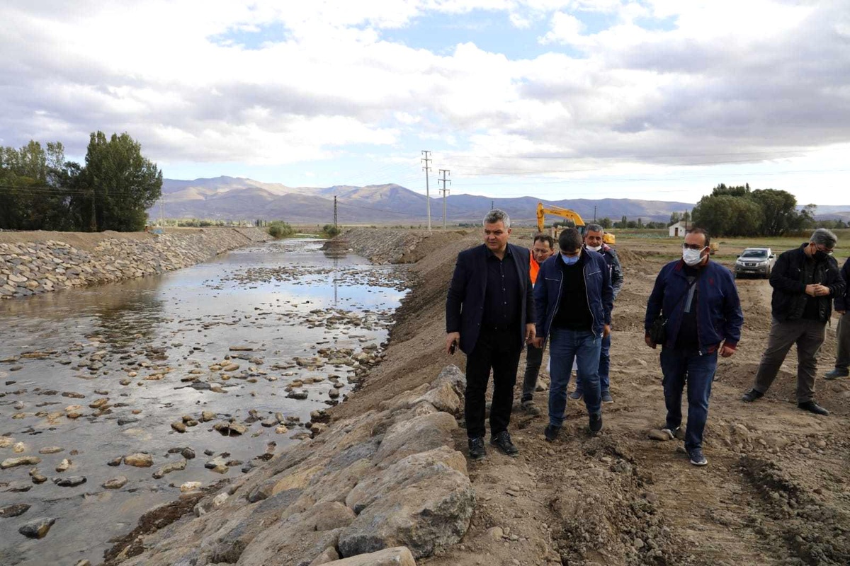 DSİ Bölge Müdürü Yavuz, Sakalıkesik Ovası sulama sahasında incelemede bulundu