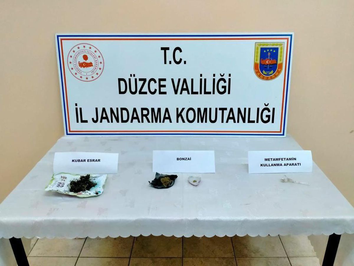 Son Dakika | Düzce\'de uyuşturucu operasyonunda 3 şüpheli yakalandı