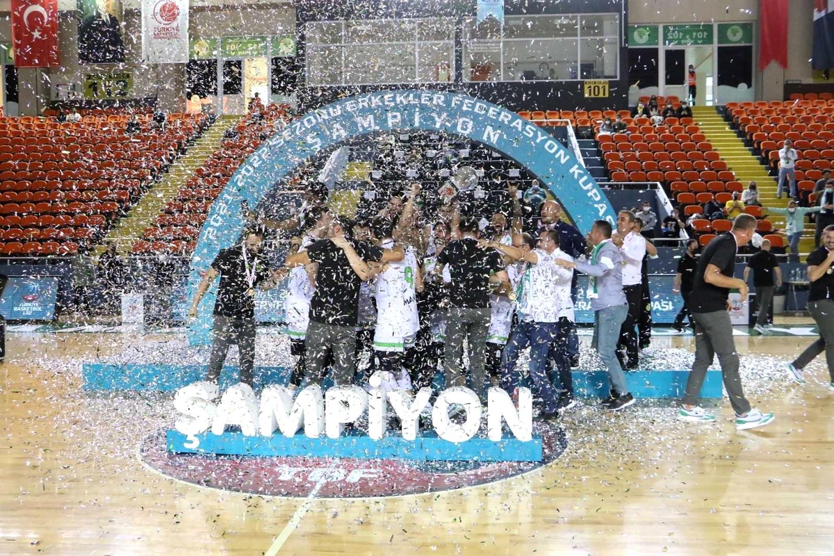 Federasyon Kupası\'nın şampiyonu Manisa Büyükşehir Belediyespor oldu