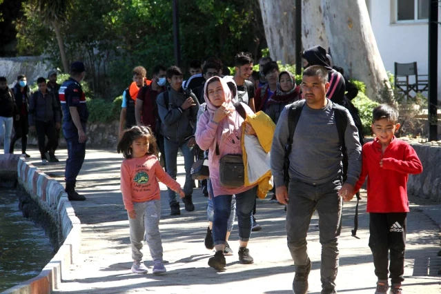 Fethiye'de teknede 254 düzensiz göçmen yakalandı