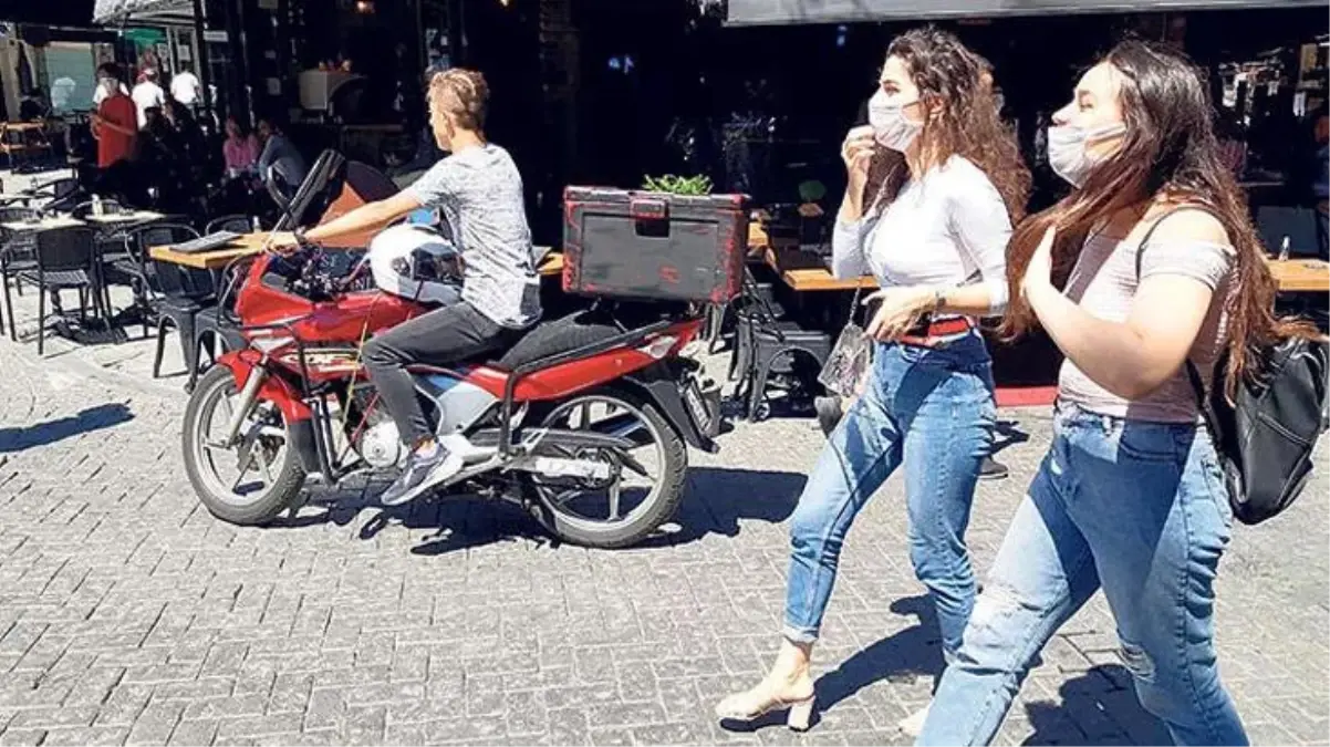 İstanbul\'da motokuryenin daha fazla para kazanma hırsı trafikte kazaya davetiye çıkarıyor