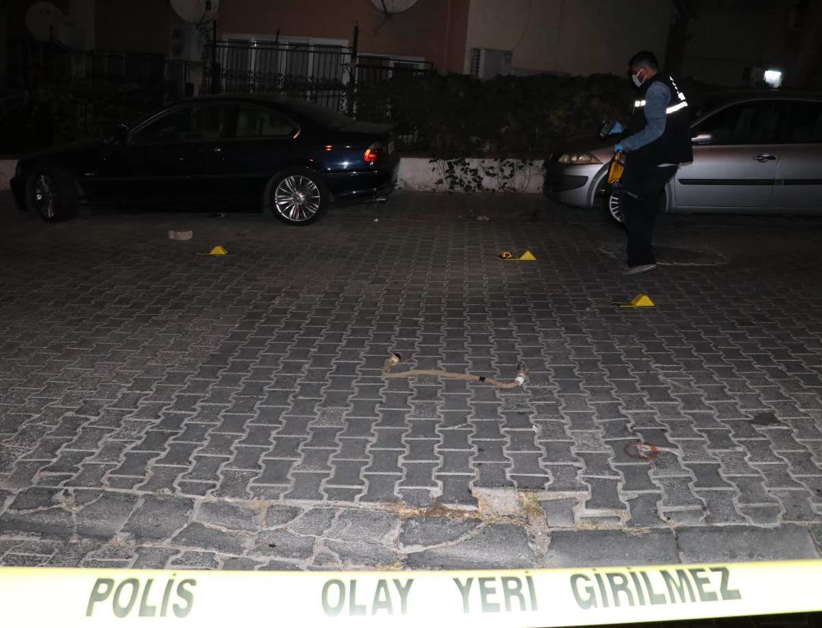 Son dakika haberi: İzmir\'de bir kişinin öldüğü silahlı saldırıya ilişkin yakalanan zanlı tutuklandı