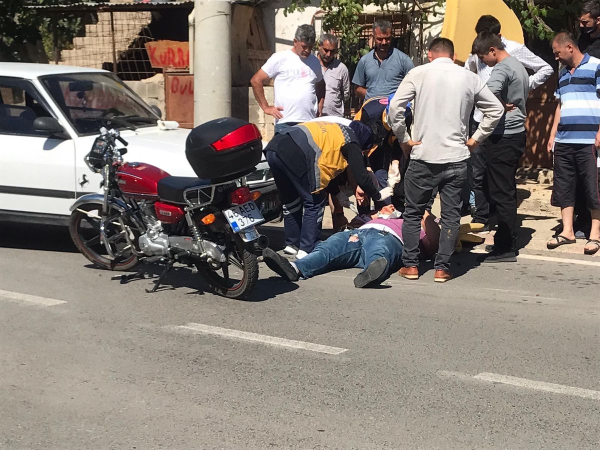Kahramanmaraş\'ta otomobil ile çarpışan motosikletin sürücüsü yaralandı