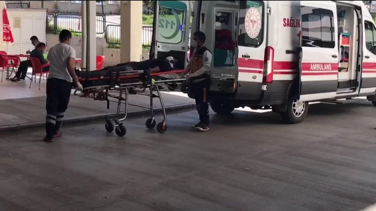 Son dakika haberi | Karaman\'da elma işçilerini taşıyan minibüs devrildi: 1 ölü, 20 yaralı