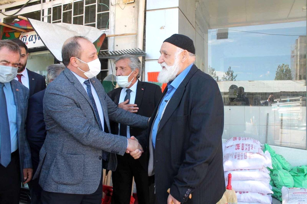Naim Karataş Horasan\'da vatandaşlarla bir araya geldi