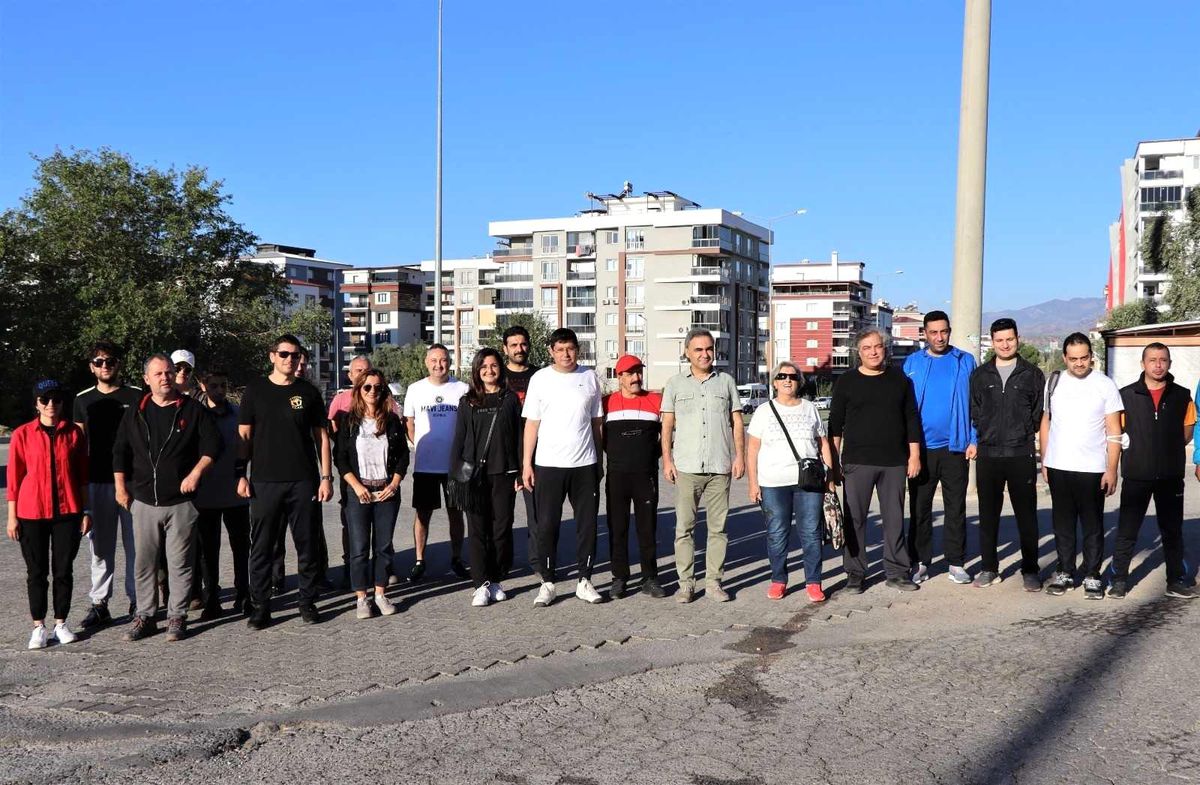 Nazilli\'de Avrupa Hareketlilik Haftası kapsamında sağlık için yürüdüler