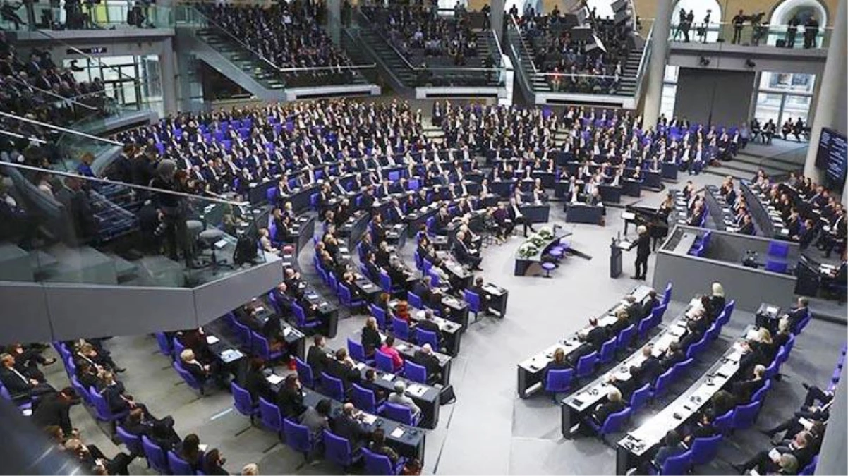 Almanya seçimlerinde 18 Türk milletvekili Federal Meclis\'e girmeye hak kazandı