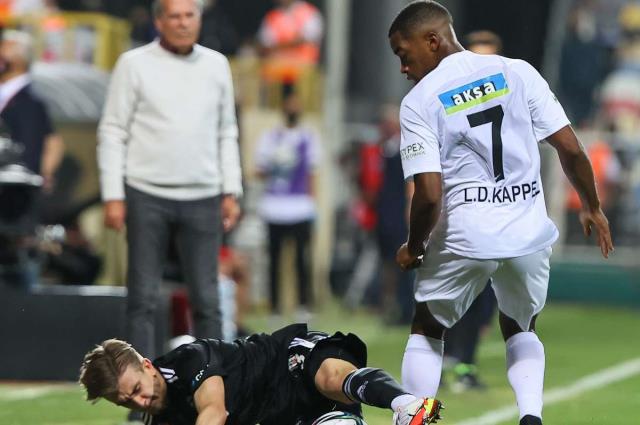 Altay'ın futbolcusu Kappel'den Beşiktaşlıları kızdıracak yorum: Ajax, maçı 9-0 kazanabilir