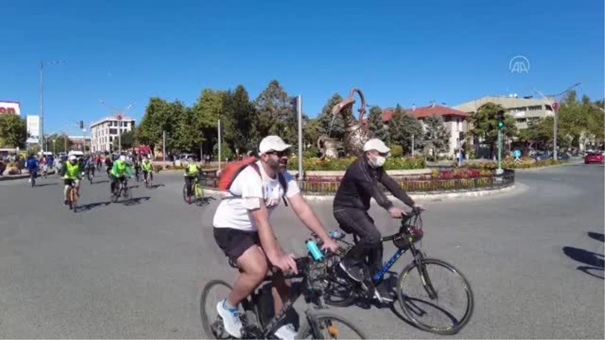 "Avrupa Hareketlilik Haftası" kapsamında bisiklet turu ve yamaç paraşütü yapıldı