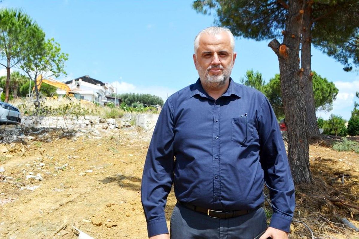 Ayvalık\'ta AK Partili Gür\'den belediye mülklerinin satışına tepki Açıklaması