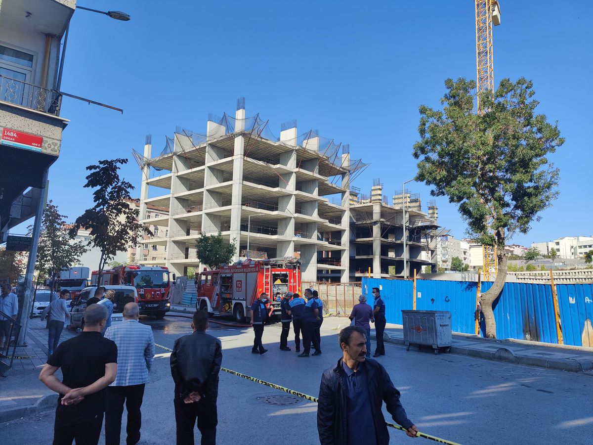 Bağcılar\'da inşaat halindeki binada yangın