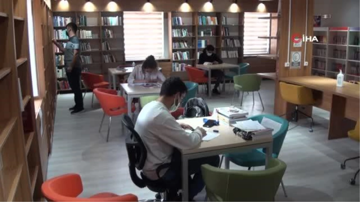 Çekerek Halk Kütüphanesi öğrencilerin cazibe merkezi oldu